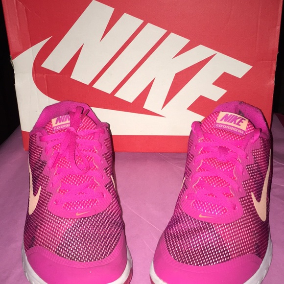 pink camo nike womens shoes